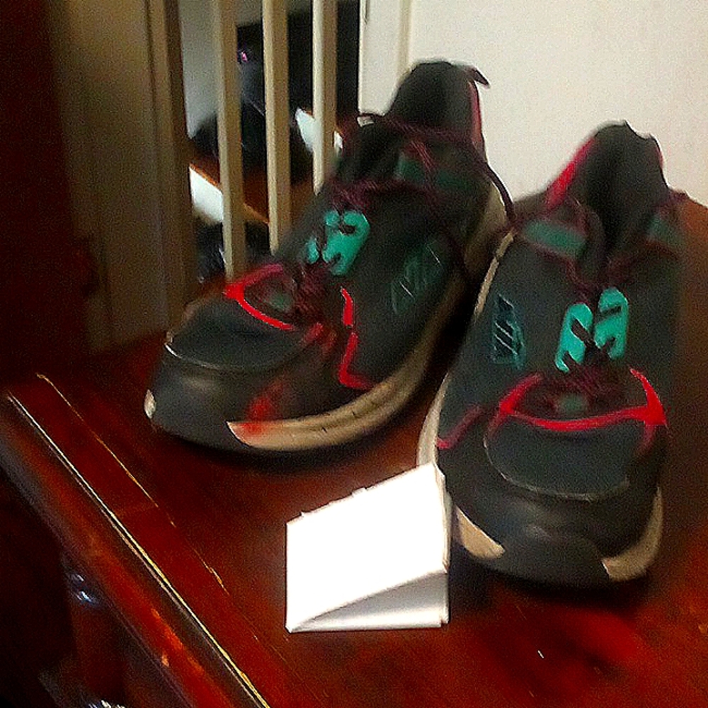 Shoes and a PS 4 an dChain